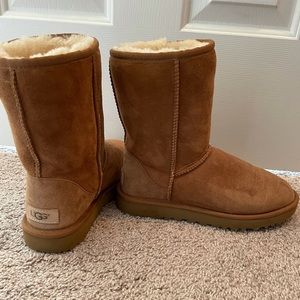 Women’s classic short II UGG boots